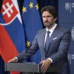 Vyhrážky odobratia eurofondov sú podľa ministra obrany Kaliňáka smiešne a boľševické