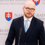 Výzva Progresívneho Slovenska ministrovi Šaškovi: „Zverejnite analýzu vakcín na covid-19!“Odborníci varujú pred novou vlnou pandémie