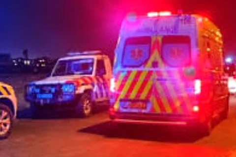 Päť mŕtvych po streľbe počas rodinného posedenia. Ozbrojenci vtrhli do domu a polícia vyhlásila pátranie!